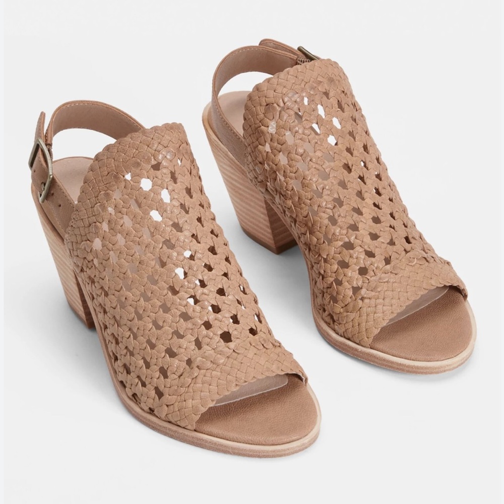 Eileen Fisher Woven Tan Leather Open Toe Sandal Heel Size 9
